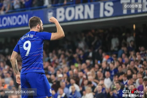 懂球妹采访：她是切尔西球迷，最喜欢阿扎尔和坎特